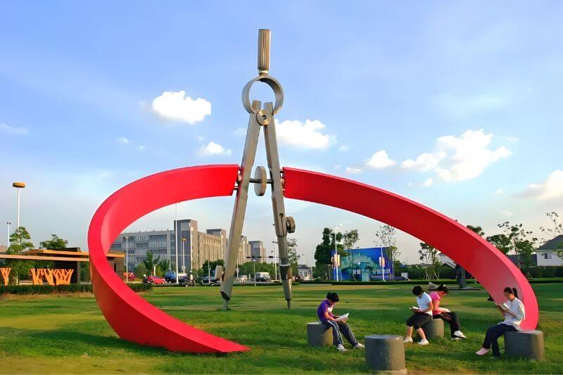 不鏽鋼雕塑設計如何打造獨一無二的企業标志(zhì)的文(wén)章特色圖片